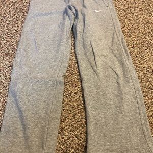 EUC Boys size 10-12 Nike sweatpants